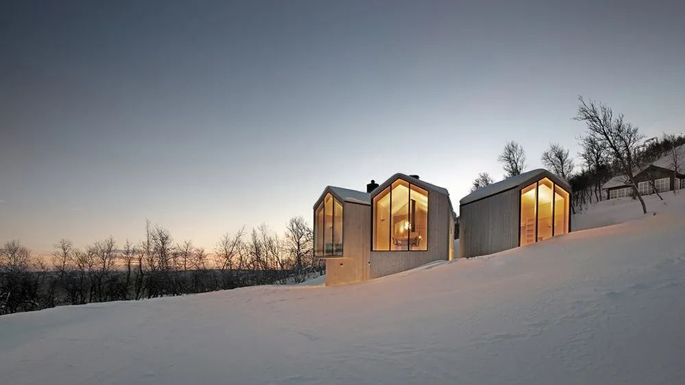 ● 挪威滑雪胜地的小木屋 图源：网络